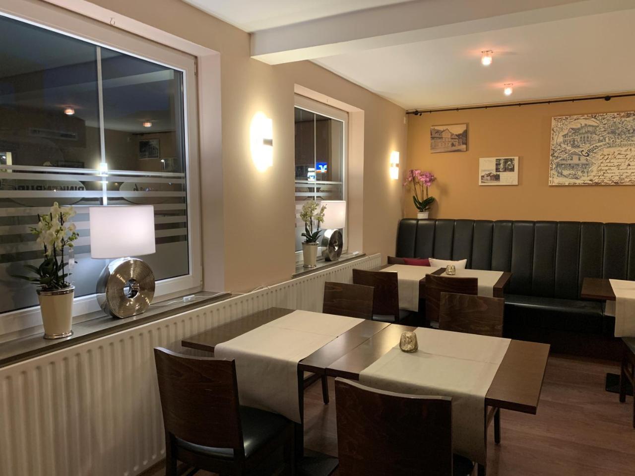 Hotel Und Restaurant Pinkenburg Wennigsen Exterior photo